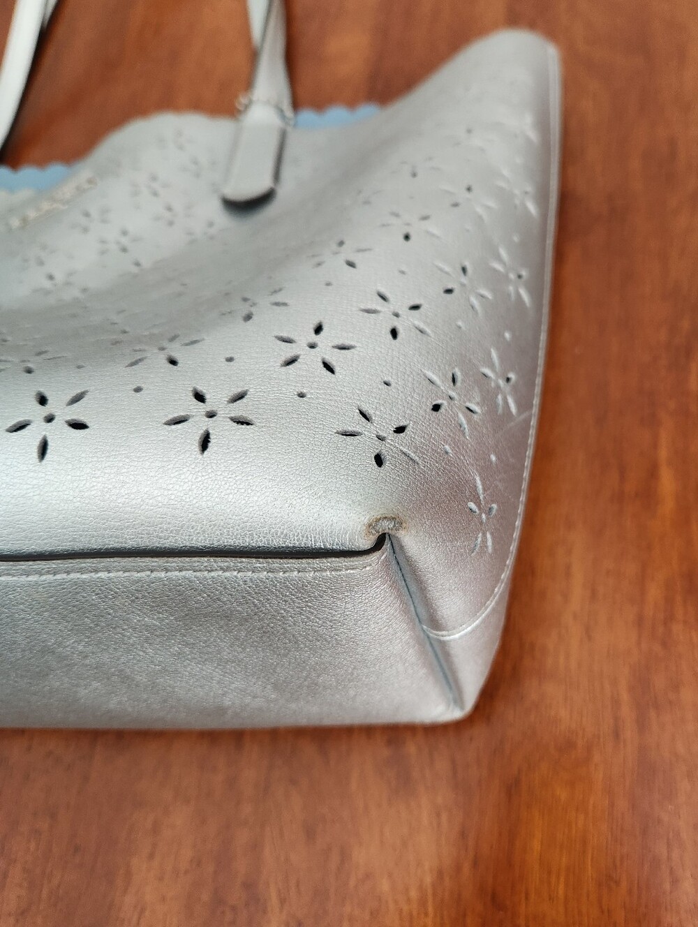 COACH AVENUE TOTE ( F39894) in METALLIC SILVER/CORNFLOWER/SILVER - Picture 5 of 10